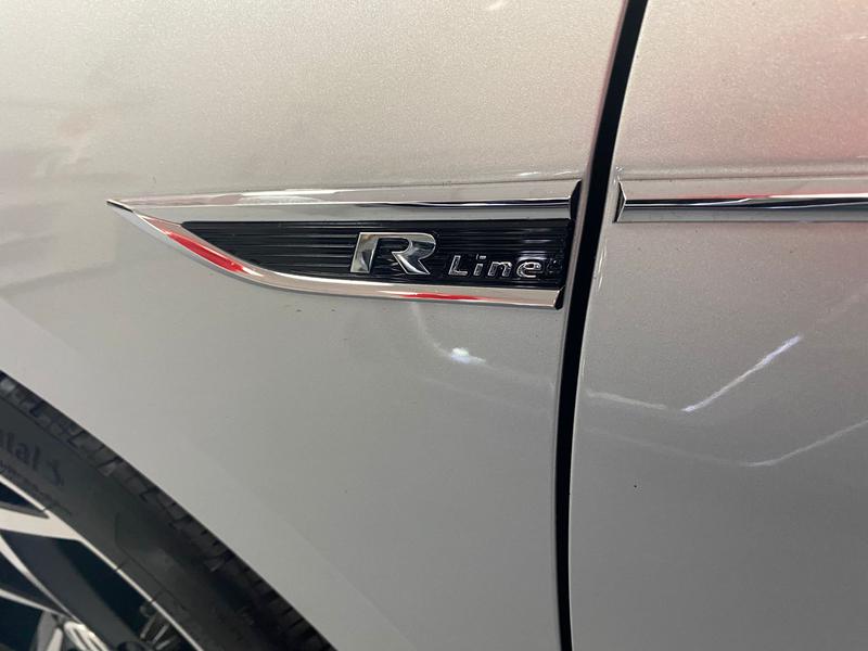 Volkswagen Passat • 2020 • 33,950 km 4