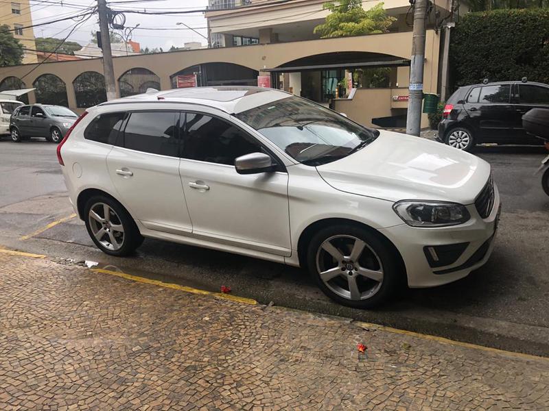 Volvo XC60 • 2015 • 60,000 km 3