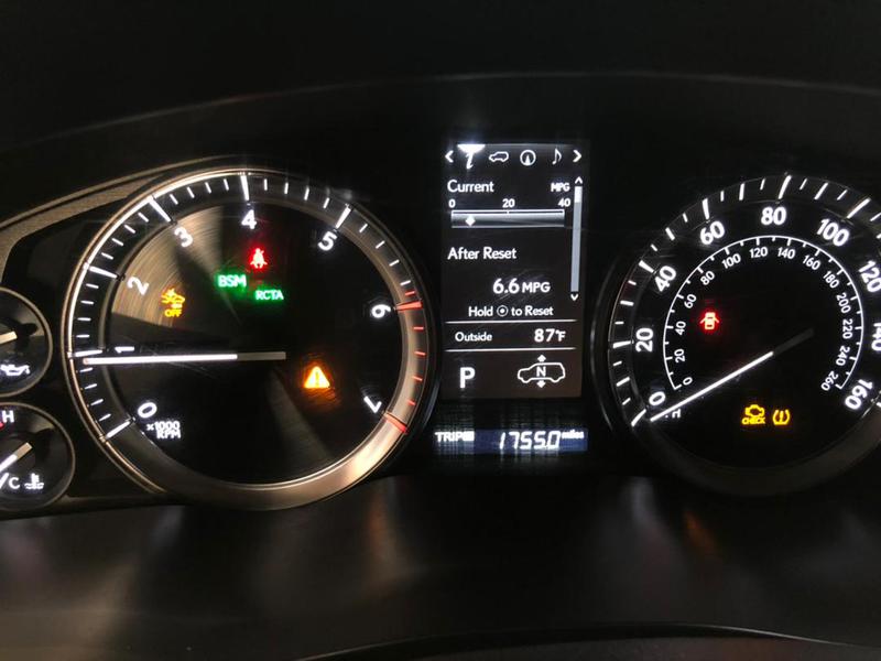 Lexus LX • 2017 • 190,000 km 2