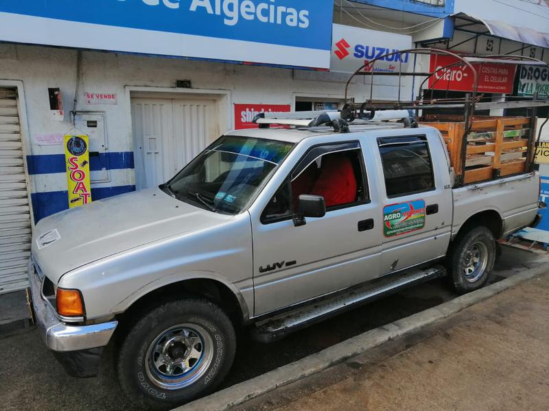 Chevrolet Luv • 1996 • 200,000 km 4