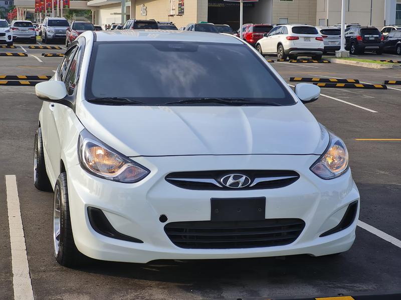 Hyundai Accent • 2013 • 181,000 km 7