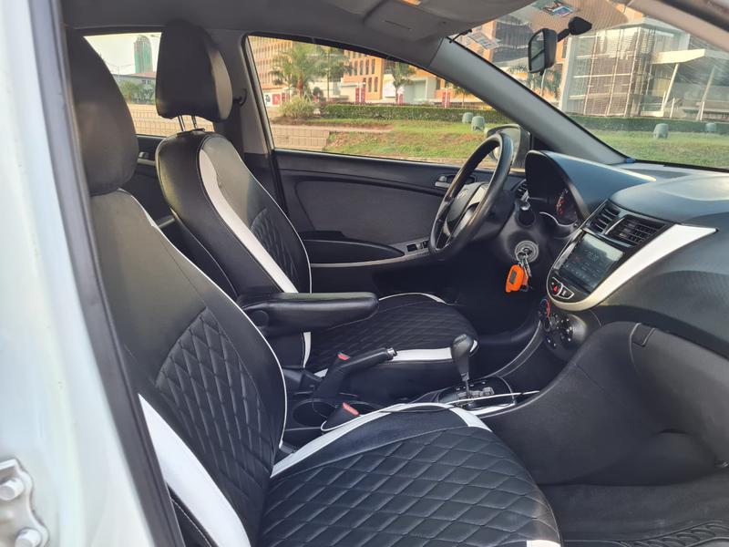 Hyundai Accent • 2013 • 181,000 km 5