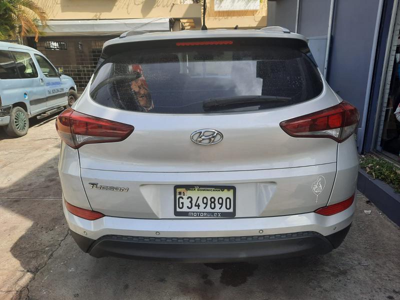 Hyundai Tucson • 2016 • 85,000 km 4