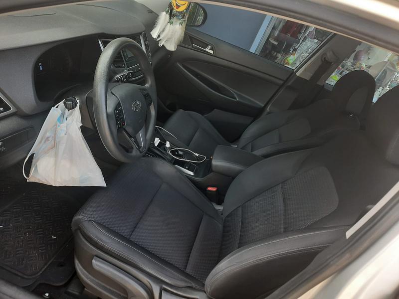 Hyundai Tucson • 2016 • 85,000 km 3