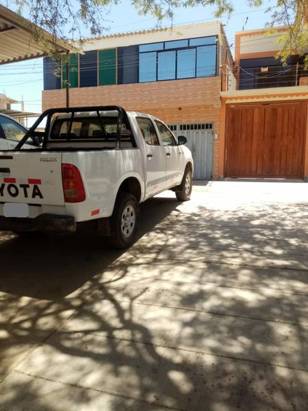 Toyota Hilux • 2010 • 11,000 km 2