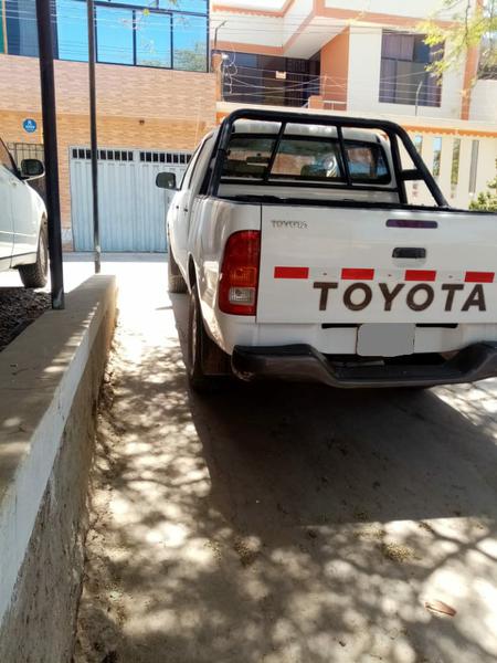 Toyota Hilux • 2010 • 11,000 km 3