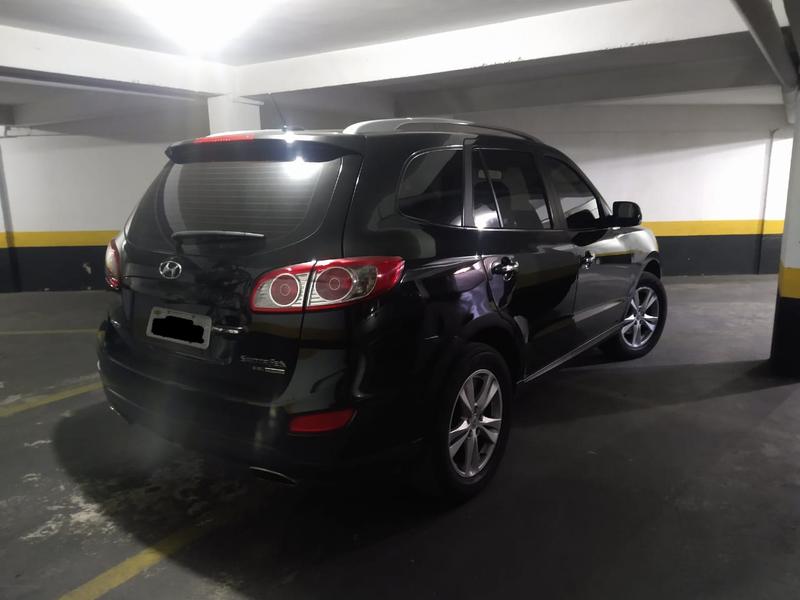 Hyundai Santa Fe • 2012 • 1 km 8
