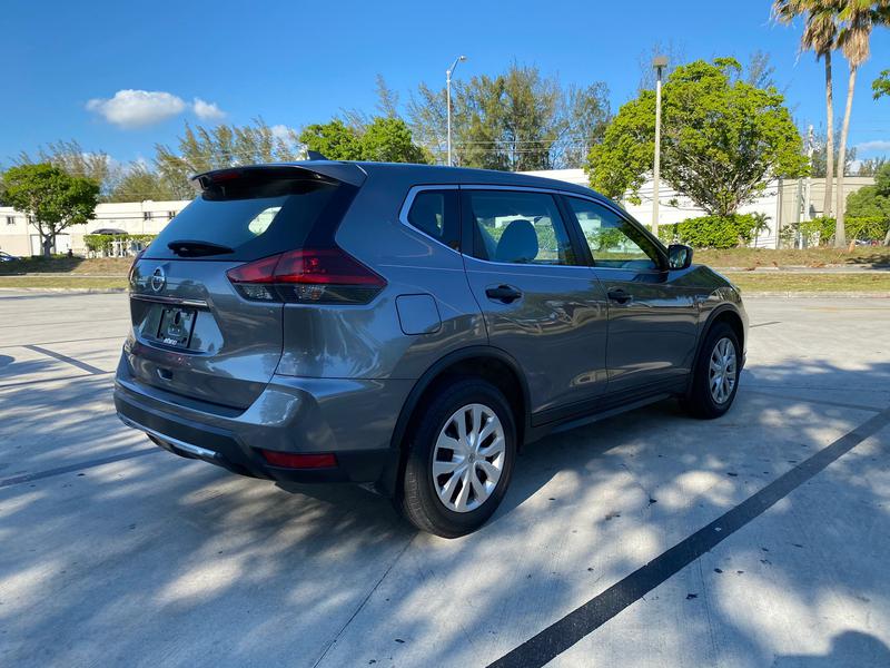 Nissan  • 2018 • 51,610 km 6