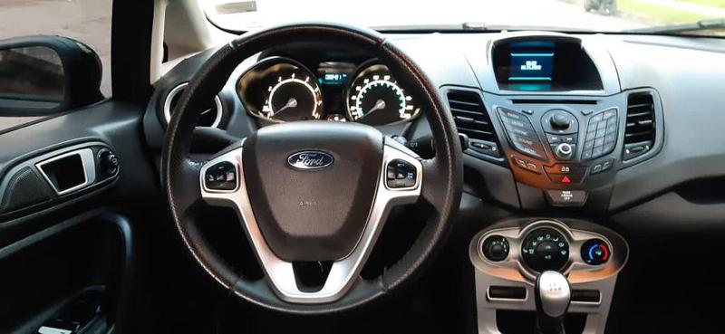 Ford Fiesta • 2014 • 86,000 km 4