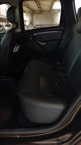 Renault Duster • 2013 • 90,000 km 9