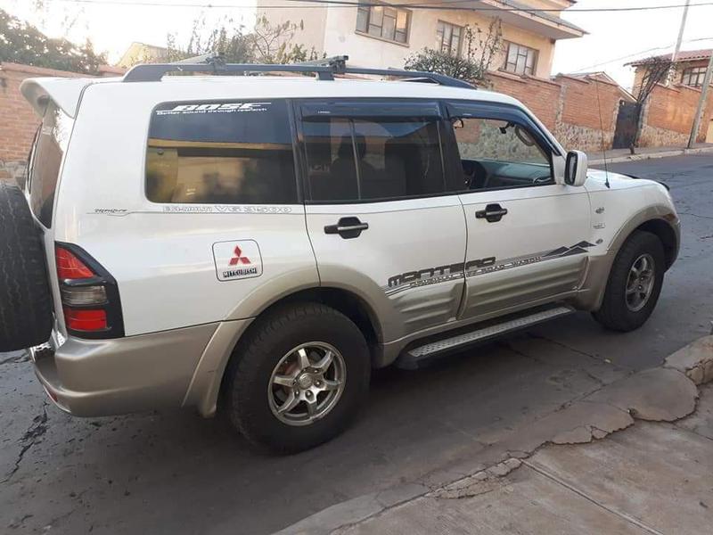 Mitsubishi Montero • 2001 • 100,000 km 3