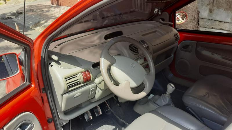 Renault Twingo • 2002 • 75,000 km 11
