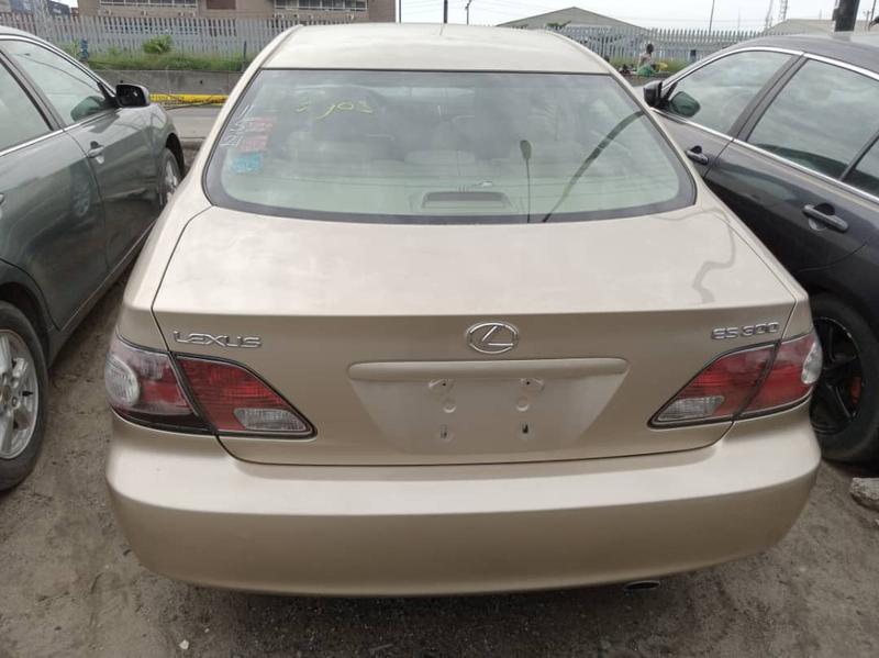 Lexus LS • 2003 • 220,000 km 1