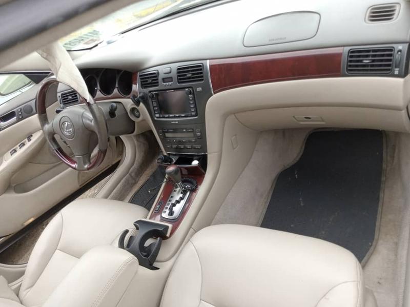 Lexus LS • 2003 • 220,000 km 7