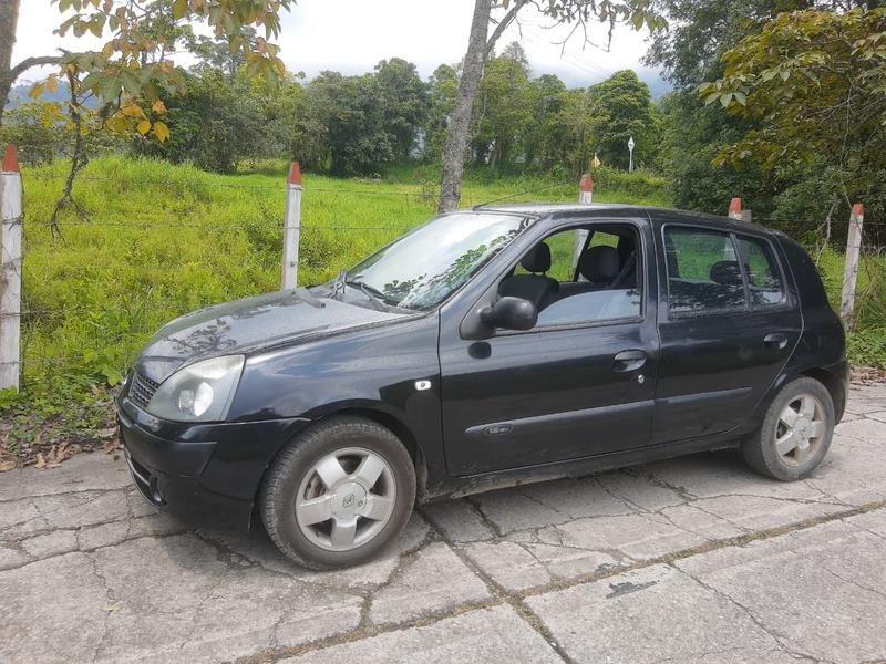 Renault Clio • 2012 • 84 km 5