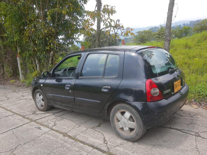 Renault Clio • 2012 • 84 km 8