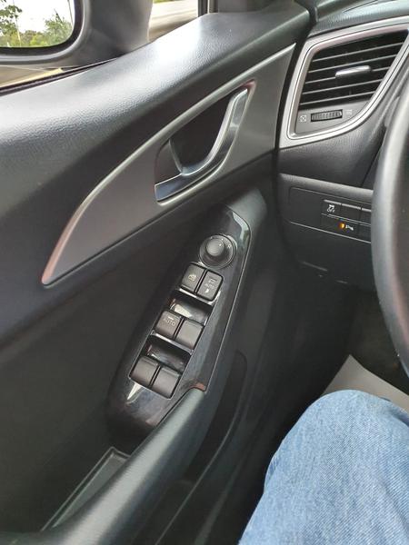 Mazda 3 • 2019 • 33,685 km 11