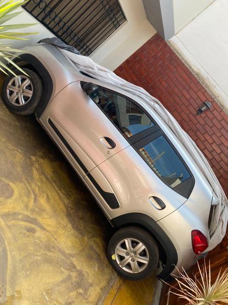 Renault 10 • 2020 • 5 km 2