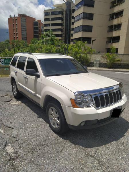 Jeep Grand Cherokee • 2009 • 148,000 km 3