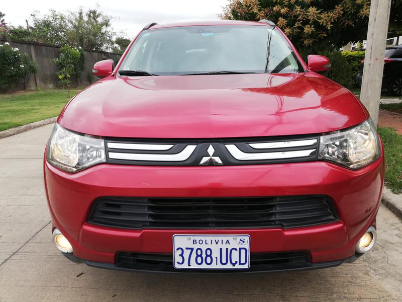 Mitsubishi Outlander • 2015 • 70,000 km 4