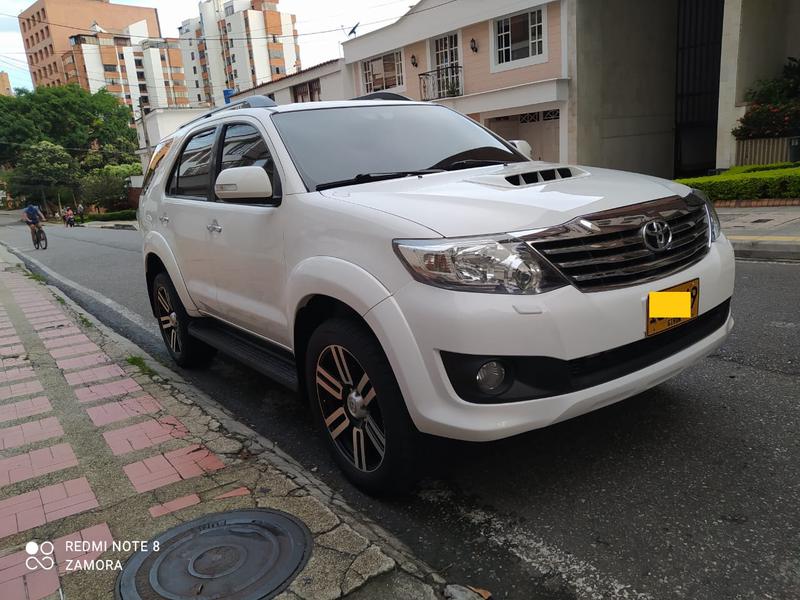 Toyota Fortuner • 2016 • 88,675 km 3