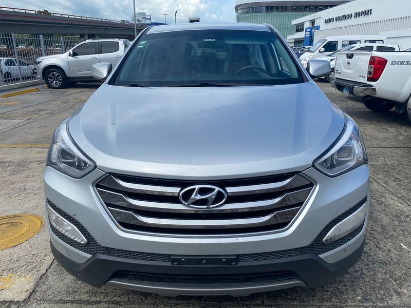 Hyundai Santa Fe • 2016 • 136,472 km 2