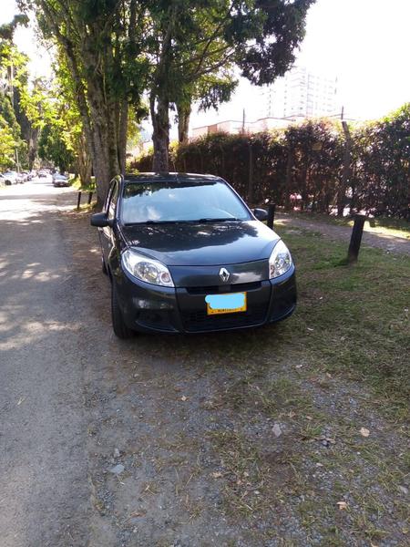 Renault Sandero • 2015 • 111,000 km 2