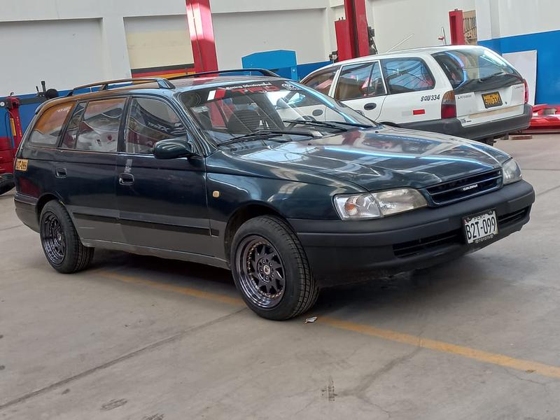 Toyota Caldina • 1995 • 135,000 km 4