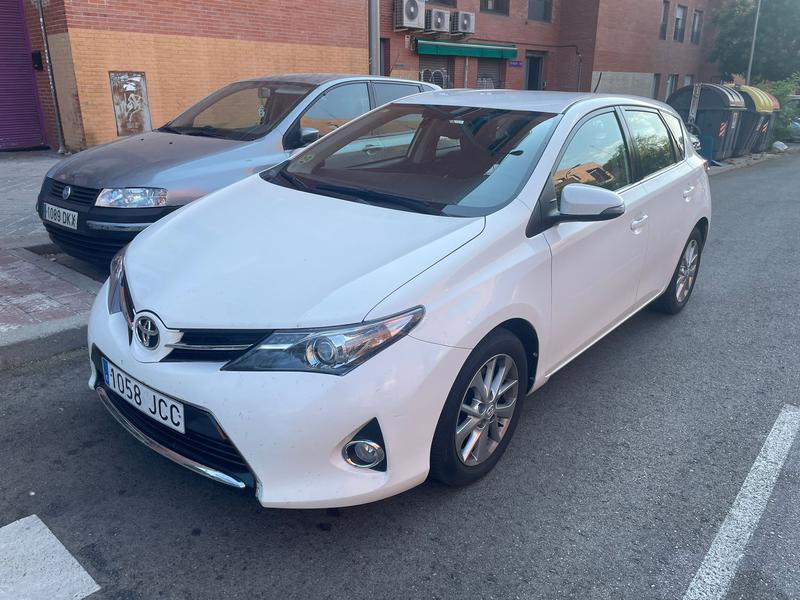 Toyota Auris • 2015 • 160,000 km 6