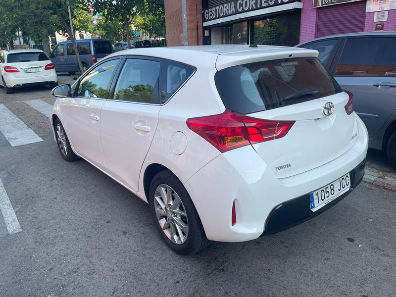 Toyota Auris • 2015 • 160,000 km 5