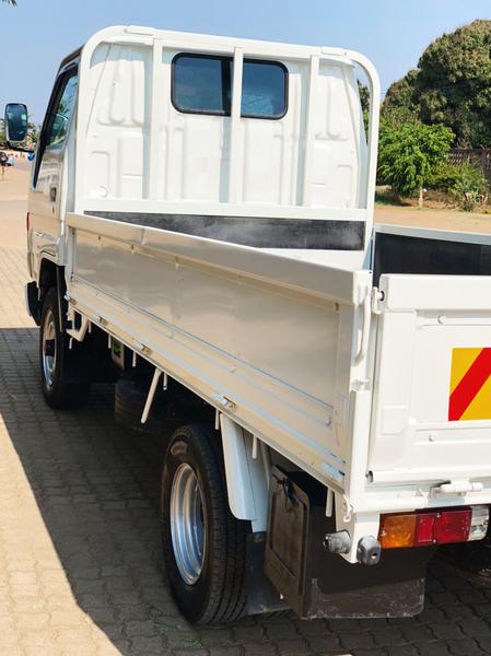 Toyota Dyna • 1999 • 95,000 km 2