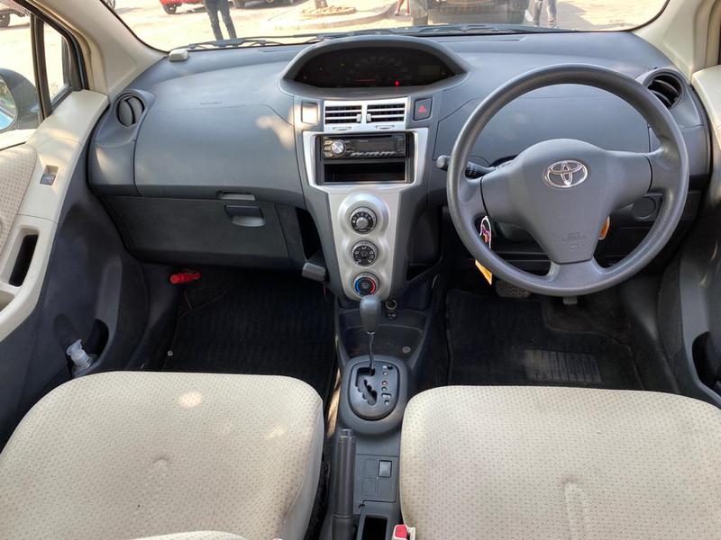 Toyota Vitz • 2003 • 95,000 km 4