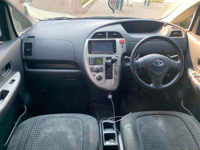 Toyota Vitz • 2009 • 950,000 km 5