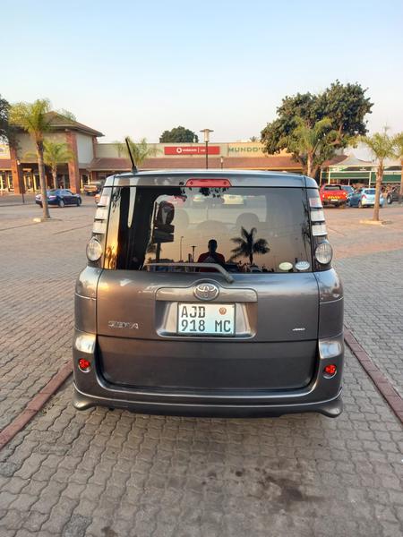 Toyota Sienna • 2009 • 90,000 km 4