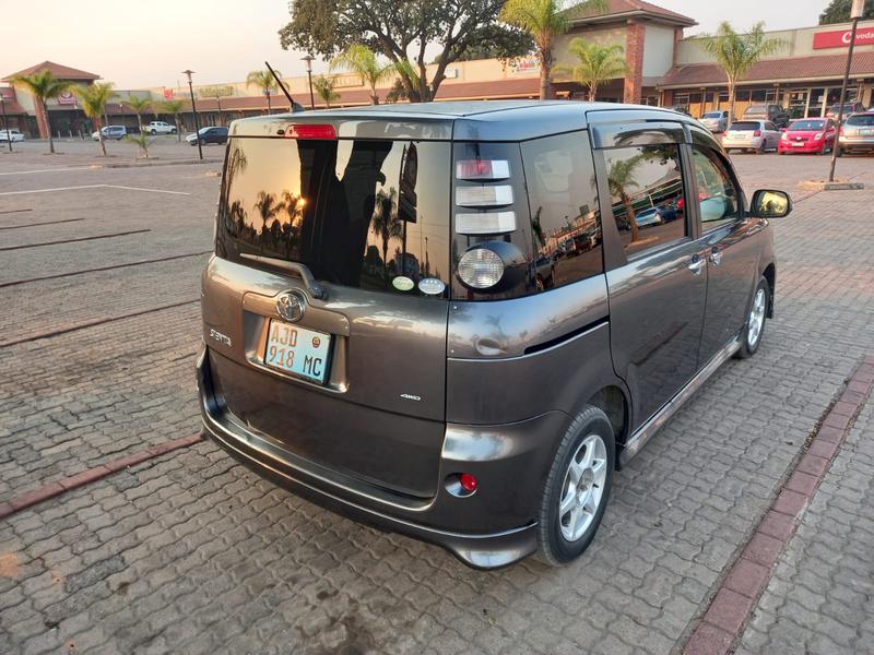 Toyota Sienna • 2009 • 90,000 km 2