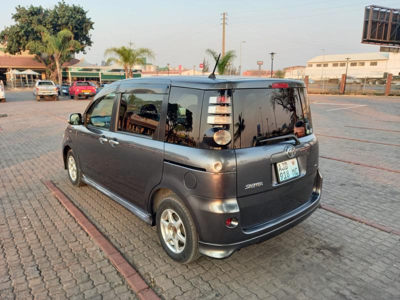 Toyota Sienna • 2009 • 90,000 km 3