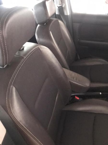 Mazda 5 • 2007 • 98,000 km 5