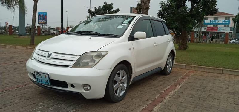 Toyota  • 2006 • 98,000 km 2