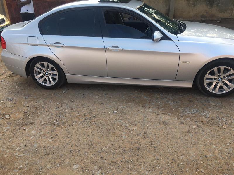 BMW 328i • 2009 • 95,000 km 3