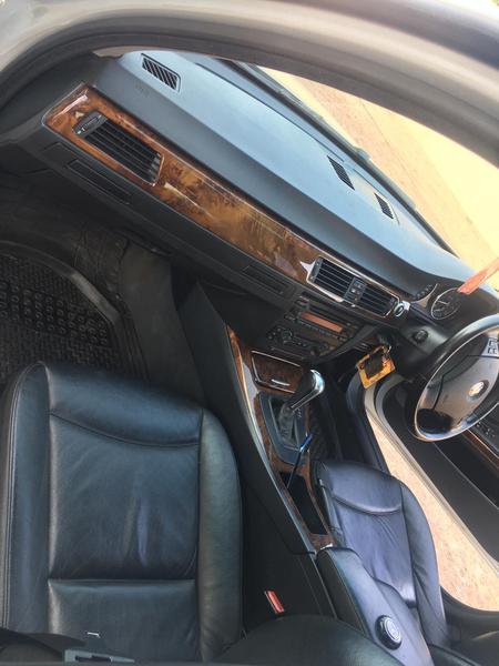 BMW 328i • 2009 • 95,000 km 4