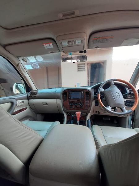 Toyota Land Cruiser • 2011 • 98,000 km 2