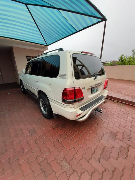 Toyota Land Cruiser • 2011 • 98,000 km 3