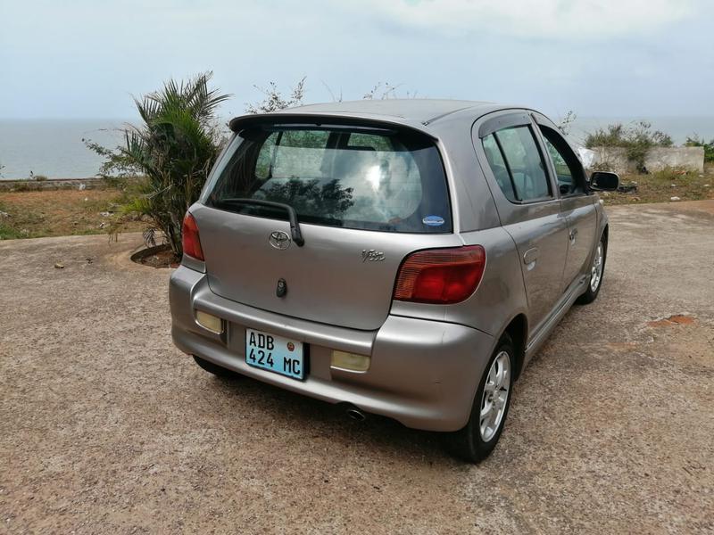 Toyota Vitz • 2001 • 98,000 km 1