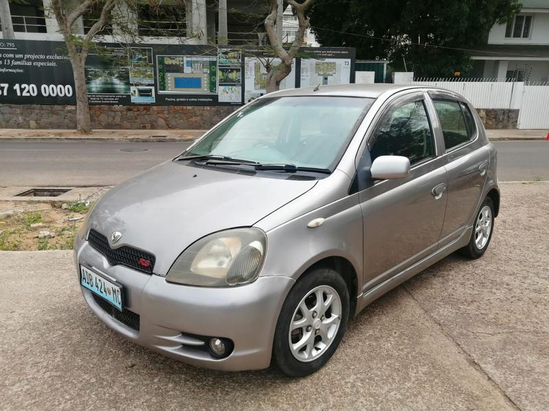 Toyota Vitz • 2001 • 98,000 km 4