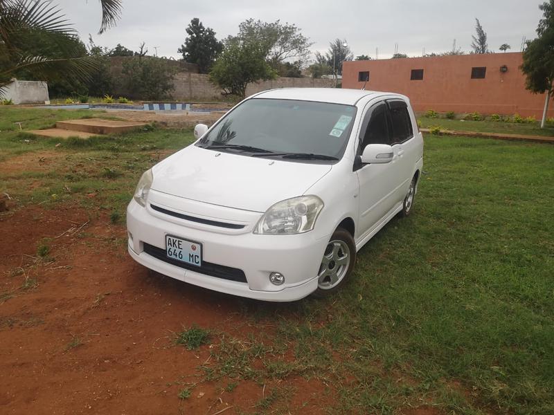 Toyota RAV4 • 2013 • 98,000 km 4