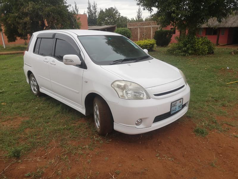 Toyota RAV4 • 2013 • 98,000 km 1