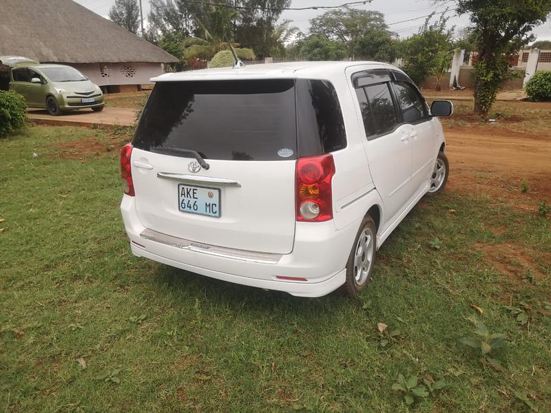 Toyota RAV4 • 2013 • 98,000 km 2