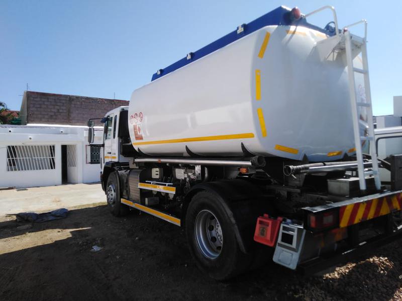 Volvo 240 • 2013 • 98,000 km 3