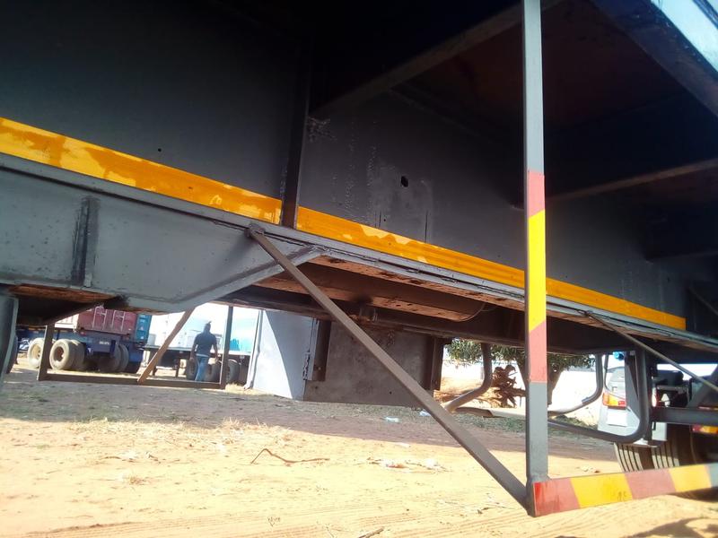 Avanti Motors Avanti II • 1991 • 12,000 km 2