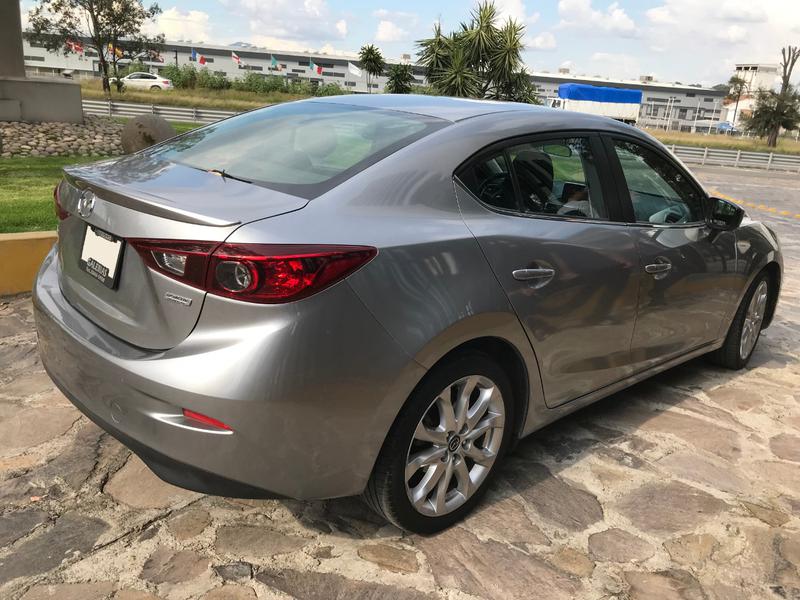 Mazda 3 • 2016 • 98,000 km 8